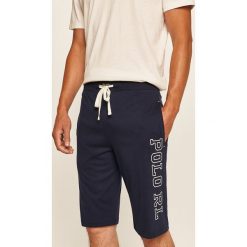 Polo Ralph Lauren - Szorty. Niebieskie spodenki i szorty męskie Polo Ralph Lauren, m, z nadrukiem, z bawełny. W wyprzedaży za 179,90 zł.