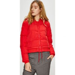 Only - Kurtka Aida. Czerwone kurtki damskie ONLY, s, bez wzorów, z poliesteru, krótkie, z kapturem. W wyprzedaży za 129,90 zł.
