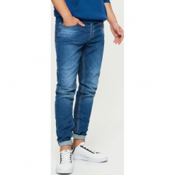 Jeansy COMFORT - Granatowy. Niebieskie jeansy męskie regular Cropp. Za 119,99 zł.
