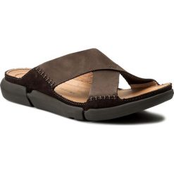 Klapki męskie: Klapki CLARKS – Trisand Cross 261280167 Brown Nubuck