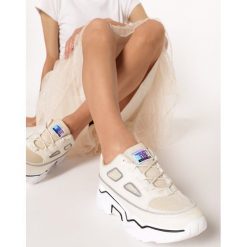 Beżowe Sneakersy Olaurae. Brązowe sneakersy damskie Born2be. Za 99,99 zł.