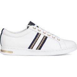 Geox - Buty. Białe buty sportowe damskie Geox, bez wzorów, ze skóry, sportowe. W wyprzedaży za 299,90 zł.