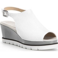 Buty damskie 86-D-104-0. Szare koturny damskie marki Wittchen, z otwartym noskiem, bez obcasa, na platformie, z paskami. Za 399,00 zł.