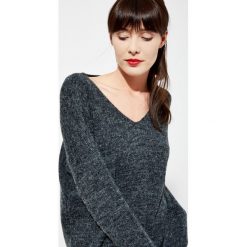 Sukienka z kieszeniami. Czarne sukienki damskie Moodo, s, bez wzorów, bez kołnierzyka, bez rękawów. Za 29,99 zł.