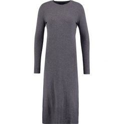 Polo Ralph Lauren Długa sukienka antique heather. Szare długie sukienki Polo Ralph Lauren, m, z dzianiny, polo, z długim rękawem. W wyprzedaży za 944,25 zł.