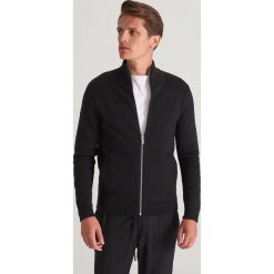 Rozpinany sweter ze stójką - Czarny. Czarne swetry męskie Reserved, s, bez wzorów, ze stójką, bez kaptura. Za 139,99 zł.