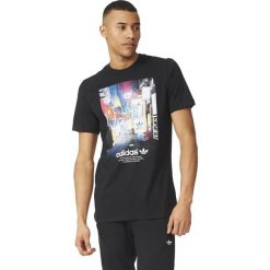 Koszulki sportowe męskie: Adidas Koszulka męska T-Shirt Street Photo Tee czarna r. S (AZ1480)