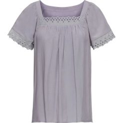 Shirt bluzkowy z ażurową koronką bonprix jasnoszary. Szare koszulki damskie marki bonprix, w koronkowe wzory, z koronki, z dekoltem karo. Za 89,99 zł.