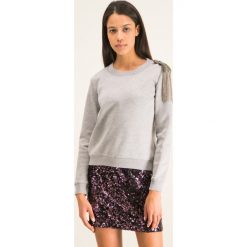 Bluza Patrizia Pepe 8M0994/A6E8-S576. Szare bluzy damskie Patrizia Pepe, s, bez wzorów, z wiskozy, bez rękawów, bez kaptura. W wyprzedaży za 739,00 zł.