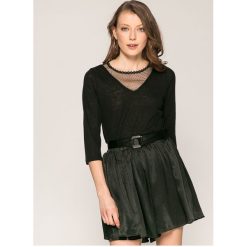 Answear - Bluzka Wild Nature. Szare bluzki nietoperze marki ANSWEAR, l, z dzianiny, casualowe, z okrągłym kołnierzem. W wyprzedaży za 49,90 zł.