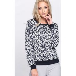Granatowa Bluza Let The Body. Szare bluzy damskie Born2be, l, z żakardem. Za 14,99 zł.