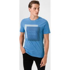 Jack & Jones Cool Yoda Koszulka Niebieski. Niebieskie podkoszulki męskie Jack & Jones, m, z nadrukiem, z bawełny, bez kołnierzyka, z krótkim rękawem, krótkie. Za 68,95 zł.