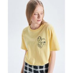 Koszulka z nadrukiem - Żółty. Żółte koszulki damskie Cropp, s, z nadrukiem, bez kołnierzyka, bez rękawów. W wyprzedaży za 19,99 zł.