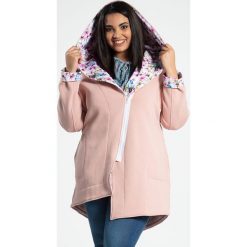 Różowa bluza dresowa asymetryczny krój duże rozmiary kontrast OVERSIZE PLUS SIZE WIOSNA. Różowe bluzy damskie Moda Size Plus Iwanek, z elastanu, biznesowe, bez kaptura. Za 199,90 zł.