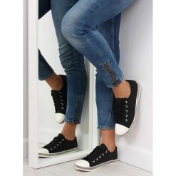 Trampki damskie czarne BM1950 BLACK. Czarne trampki i tenisówki damskie obuwie damskie, z aplikacjami, z tkaniny, bez zapięcia. Za 36,44 zł.