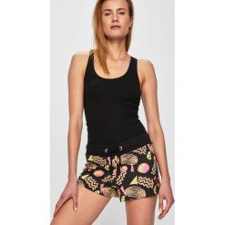 Ellesse - Szorty. Czarne szorty damskie Ellesse, bez wzorów, z bawełny, casualowe. W wyprzedaży za 99,90 zł.