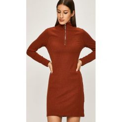 Answear - Sukienka. Niebieskie sukienki damskie ANSWEAR, na co dzień, s, bez wzorów, z elastanu, casualowe, z okrągłym kołnierzem, bez rękawów, mini, proste. W wyprzedaży za 99,90 zł.