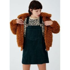 Sztruksowa sukienka ogrodniczka basic. Szare sukienki damskie marki Pull&Bear, z jeansu. Za 89,90 zł.