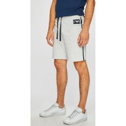 Emporio Armani - Szorty. Szare spodenki i szorty męskie marki Emporio Armani, s, z bawełny, casualowe. W wyprzedaży za 229,90 zł.