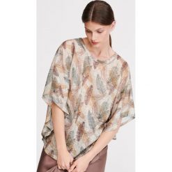 T-shirt oversize - Jasny szary. Szare t-shirty damskie Reserved, bez wzorów, bez kołnierzyka. W wyprzedaży za 29,99 zł.