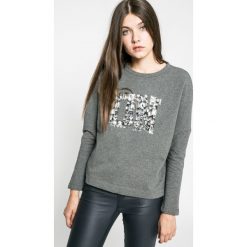 Guess Jeans - Bluza. Szare bluzy damskie marki Guess Jeans, s, z aplikacjami, z poliesteru, bez kaptura. W wyprzedaży za 219,90 zł.