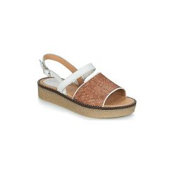 Sandały Kickers VICTORIETTE. Pomarańczowe sandały damskie Kickers. W wyprzedaży za 311,20 zł.