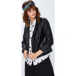 Medicine - Kurtka Secret Garden. Czarne kurtki damskie MEDICINE, s, bez wzorów, z poliesteru, krótkie, bez kaptura. W wyprzedaży za 99,90 zł.