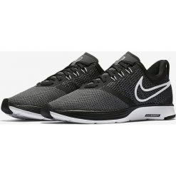 Nike - Buty Zoom Strike. Czarne buty sportowe damskie Nike, bez wzorów, z gumy, sportowe. Za 379,90 zł.