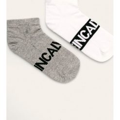 Calvin Klein - Skarpetki (2-pack). Czarne skarpetki męskie Calvin Klein, z nadrukiem, z elastanu. Za 59,90 zł.