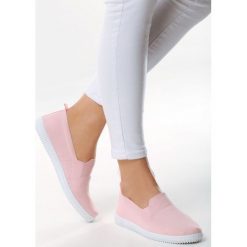 Różowe Tenisówki Lots. Różowe buty sportowe damskie Born2be, bez wzorów, bez zapięcia. Za 59,99 zł.
