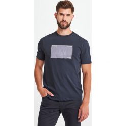 T-SHIRT ARMANI EXCHANGE. T-shirty męskie Armani Exchange, xxl, bez wzorów, eleganckie, bez kołnierzyka. Za 219,00 zł.