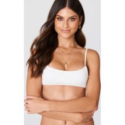 Debiflue x NA-KD Góra bikini z marszczeniem - White. Białe bez kategorii marki Debiflue x NA-KD. W wyprzedaży za 30,29 zł.