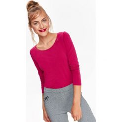 Bawełniany t-shirt z dekoltem w łódkę. Różowe t-shirty damskie z bawełny. W wyprzedaży za 14,99 zł.