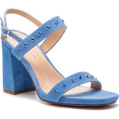 Sandały SOLO FEMME - 42305-01-I53/000-07-00 Błękitny. Niebieskie klapki damskie Solo Femme, bez wzorów, ze skóry, bez obcasa, na obcasie. W wyprzedaży za 259,00 zł.