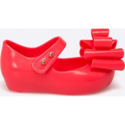 Melissa - Baleriny dziecięce Ultragirl Sweet. Czerwone meliski damskie marki Melissa, z kauczuku. W wyprzedaży za 169,90 zł.