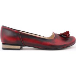 Klasyczne baleriny z frędzlami - skóra naturalna - model 009 - kolor czarno-czerwony. Czerwone baleriny damskie Zapato, bez wzorów, ze skóry, eleganckie, na niskim obcasie, na obcasie. W wyprzedaży za 173,40 zł.