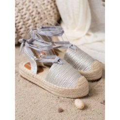 WiĄzane sandaŁy espadryle. Espadryle damskie SEASTAR, bez wzorów, bez obcasa. W wyprzedaży za 89,00 zł.