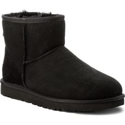 Buty UGG - M Classic Mini 1002072 M/Black. Czarne śniegowce męskie Ugg, bez zapięcia. Za 769,00 zł.