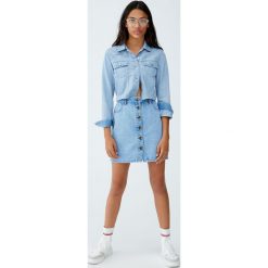 Spódnica jeansowa z guzikami z przodu. Szare spódniczki damskie Pull&Bear, bez wzorów, z jeansu. Za 89,90 zł.