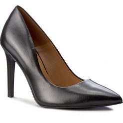 Szpilki SOLO FEMME - 34201-67-G64/E45-04-00 Czarny. Czarne szpilki Solo Femme, bez wzorów, ze skóry, eleganckie, bez obcasa, na obcasie, bez zapięcia. Za 289,00 zł.