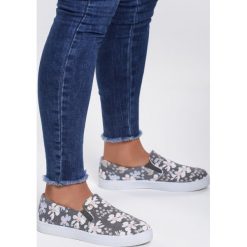 Granatowe Slip On Beautiful People. Niebieskie trampki i tenisówki damskie Renee, bez wzorów, bez zapięcia. Za 39,99 zł.