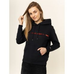 Bluza Tommy Jeans Linear Logo DW0DW07798. Czarne bluzy damskie Tommy Jeans, m, bez wzorów, z bawełny, bez rękawów, bez kaptura. Za 449,00 zł.