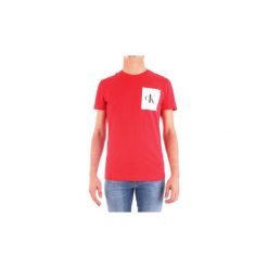 T-shirty z krótkim rękawem Calvin Klein Jeans J30J312993. Czerwone t-shirty męskie Calvin Klein Jeans, s, bez wzorów, z jeansu, bez kołnierzyka, krótkie. Za 186,19 zł.