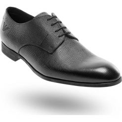 PÓŁBUTY Emporio Armani. Czarne półbuty męskie Emporio Armani, bez wzorów, ze skóry, na sznurówki. Za 820,00 zł.