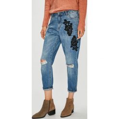 Only - Jeansy Tonni. Niebieskie jeansy damskie ONLY, z obniżonym stanem. W wyprzedaży za 139,90 zł.