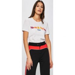 Only - Top. Białe topy damskie marki ONLY, l, z aplikacjami, z bawełny, z okrągłym kołnierzem. Za 69,90 zł.