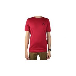 T-shirty z krótkim rękawem Nike Air Jumpman Embroidered Tee AH5296-687. Czerwone t-shirty męskie Nike, s, bez wzorów, bez kołnierzyka, krótkie. Za 119,99 zł.