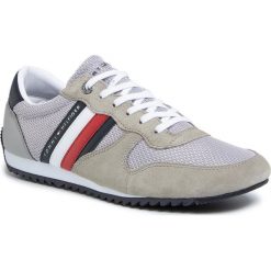 Sneakersy TOMMY HILFIGER - Essential Mesh Runner FM0FM02666 Antique Silver PRT. Szare sneakersy męskie TOMMY HILFIGER, na co dzień, bez wzorów, z zamszu, eleganckie, bez zapięcia. Za 359,00 zł.