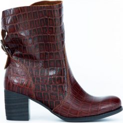 Botki - skóra naturalna - model 497 - kolor brązowo czarny krokodyl. Pomarańczowe botki damskie Zapato, ze skóry, bez obcasa, bez zapięcia. W wyprzedaży za 299,25 zł.