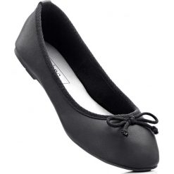 Baleriny bonprix czarny. Czarne baleriny damskie marki bonprix, bez wzorów, bez obcasa. Za 34,99 zł.